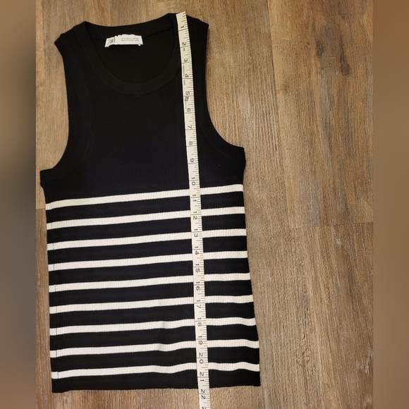 Zara  Striped Knit Sleeveless Top Size Large Black & White ( Instagram Favorite) - Picture 10 of 11